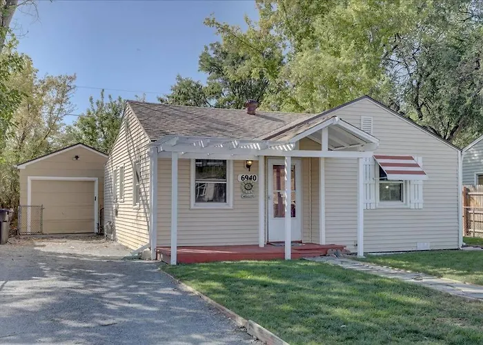 Comfy Bungalow And Fast Wi-Fi!