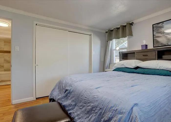 Comfy Bungalow And Fast Wi-Fi!